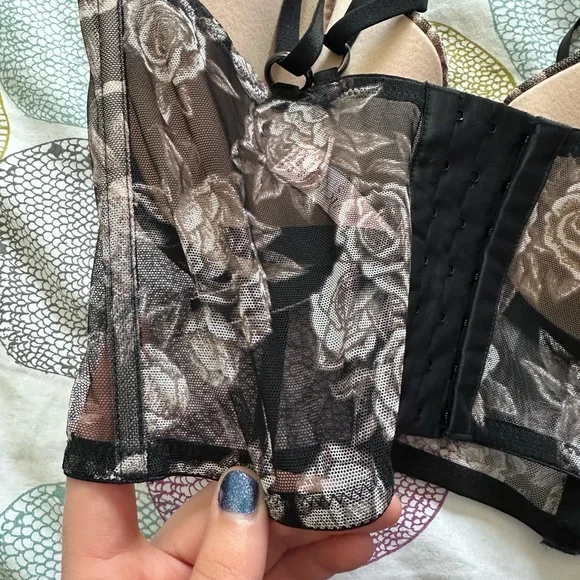 36D corset bra Victoria’s Secret - Picture 3 of 10